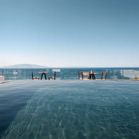 Almyra Oia Suites Отели рядом с достопримечательностью «Пляж мыса Колумбо»