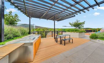 Cozy 2Br with Free Parking & Wifi
