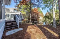 8852 Bay Pine Home
