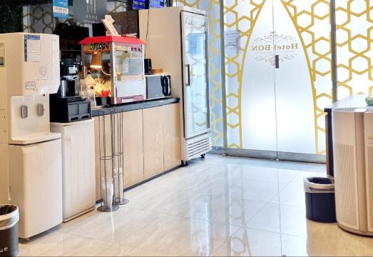 호텔 본 내부 전경