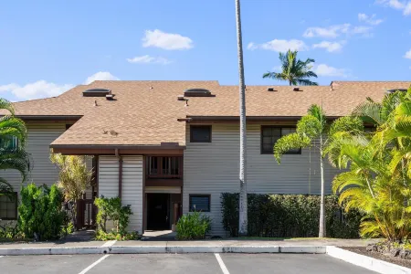 Big Island Lunapule Condos 102A Condo