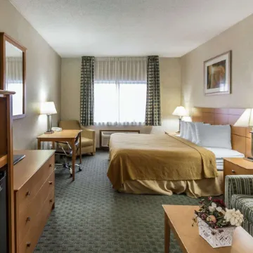 Quality Inn at Collins Road - Cedar Rapids