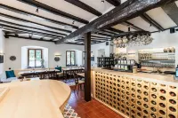 Landgasthof Zur Burg Grenzau Hotels in Hillscheid
