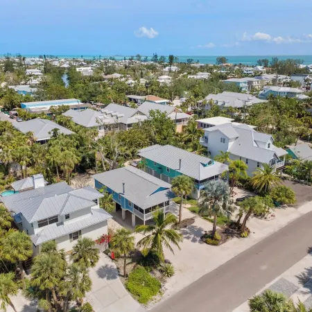 Escape to Anna Maria Island!