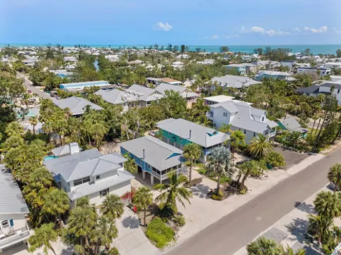 Escape to Anna Maria Island!