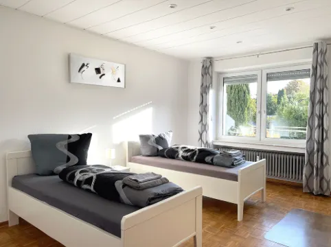 피터들을 위한 아파트먼트, 슈츠엔스트라세 4-12