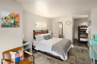 Hotel McCoy - Art, Coffee, Beer, Wine Hotels in Pullman