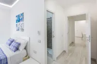 SorrentoVibes - New & Stylish Two Bedroom Apartment with Balconies