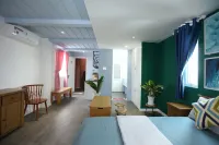 Sleepbox Hostel Phu Quoc - Bed and Breakfasts