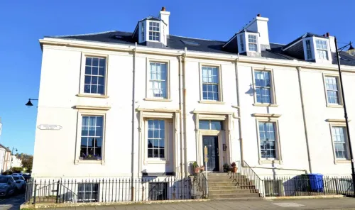 Ayr Loft Apartment with Fabulous Views
