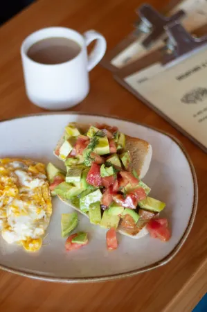 Socialtel Atitlan - Formerly Selina Atitlan Отели рядом с достопримечательностью «Porta Hotel del Lago»