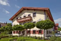 Hotel Sauerlacher Post Hotels in Egling