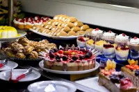Golden Coast Beach Hotel - breakfast