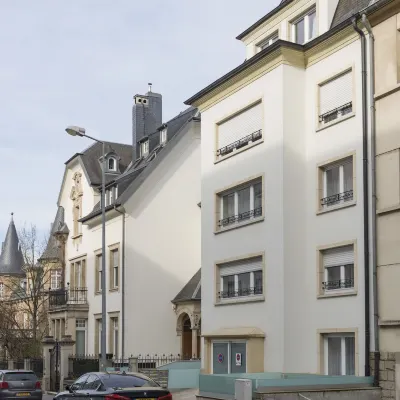 The Queen Luxury Apartments - Villa Vinicia Отели рядом с достопримечательностью «Клаузен»