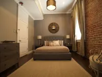 Hamilton House Inn