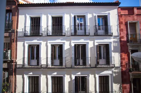 Gran Central Suites Отели рядом с достопримечательностью «Небоскреб "Испания"»