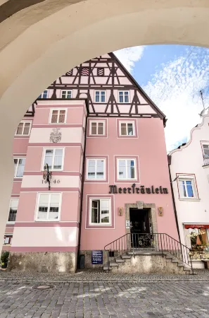 Akzent Hotel Meerfräulein Отели в г. Вемдинг