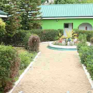 Pioneer Guest Lodge Hotel Exterior