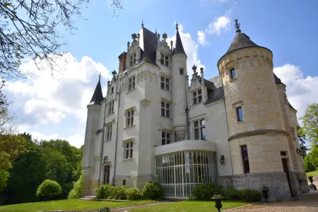 Domaine de Brou Отели в г. Л'Иль-Бушар