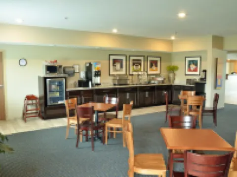 Brookstone Lodge & Suites Hotels in Algona