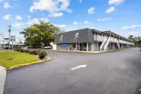 Studio 6 Wilmington, NC Hotels in New Hanover County