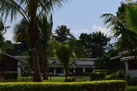 Ameg Lodge Kilimanjaro Отели в г. Моши