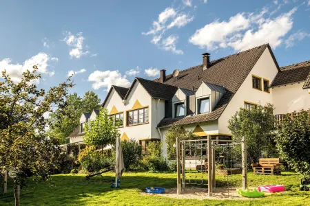 Weinhotel Restaurant Klostermühle Отели в г. Зерриг