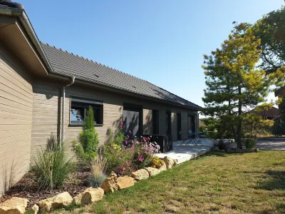 Cosy Wood House Hotels in Clérey
