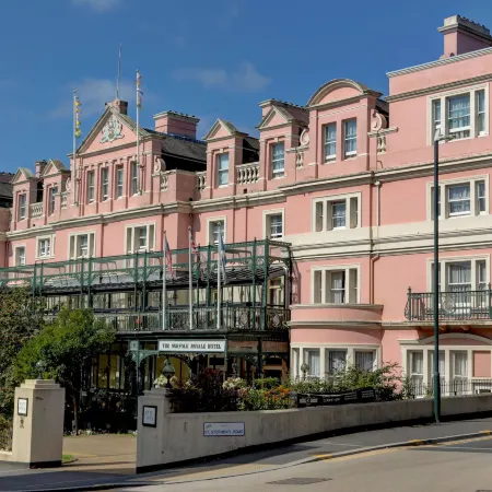 Norfolk Royale Hotel
