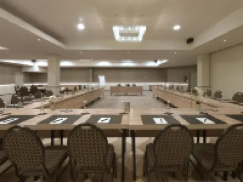 Hotel Charleroi Airport - Van der Valk Hotels in Charleroi