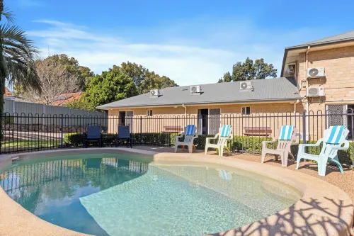Great Divide Motor Inn Hotels in East Toowoomba
