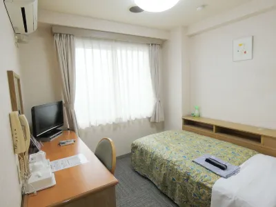 Urban Hotel Sanko Hotels near Shukutoku University