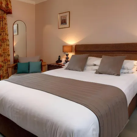 The Oaklands Hotel