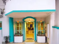 Hostel Mantra โรงแรมใกล้หาดอักษา