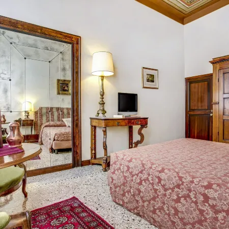 Palazzo Schiavoni Residenza d'Epoca & Suite-Apartments Отели рядом с достопримечательностью «Остров Бурано»