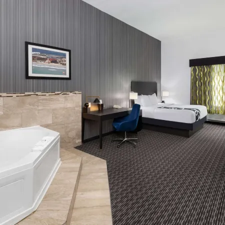 La Quinta Inn & Suites by Wyndham Austin - Cedar Park