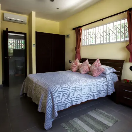 Surfers Beach Self Catering Chalets