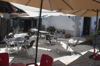 캄핑그 칸델레리오 젤티 호텔