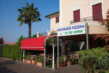 Hotel Master Отели рядом с достопримечательностью «Metropole Minigolf»