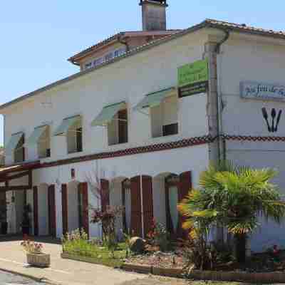 Au Feu De Bois Hotel Exterior
