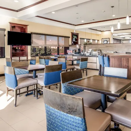 Comfort Suites