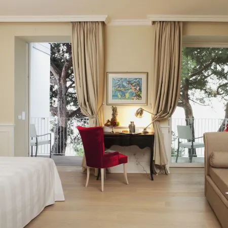 Hotel Riviera & Maximilian's Hotels in Trieste