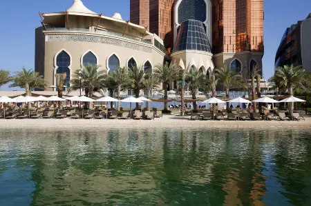 Bab Al Qasr Residence Отели рядом с достопримечательностью «Khalifa University Extension»