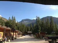 Grizzly Lodge - parking