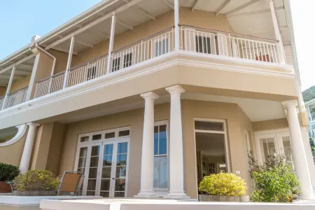 The Majestic Apartments Отели рядом с достопримечательностью «Pollsmoor Prison»