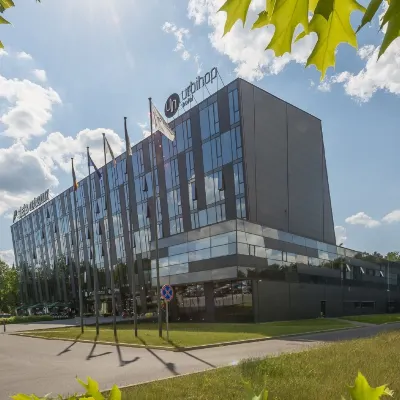 أوربيهوب هوتل Hotels near سييمنس أرينا