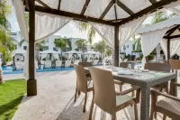 Las Terrazas Resort Hotels in San Pedro
