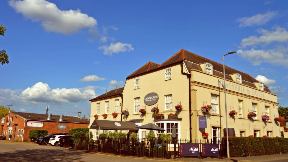 Le Bouchon Brasserie & Hotel