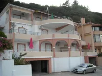 Harbour View - Oceanis Apartments - balcón