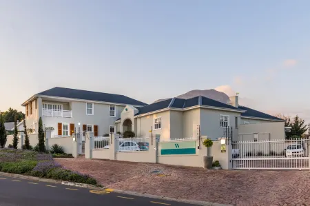 Waterstone Lodge Отели в г. Сомерсет-Уэст